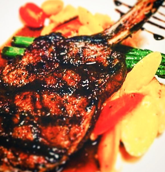 GourmetBistro's tweet image. What makes your #weekends great? Email reservations@gourmetbistro.ca to book a spot for tonight or #Saturdaynight 
#FoodieFriday #Vaughan