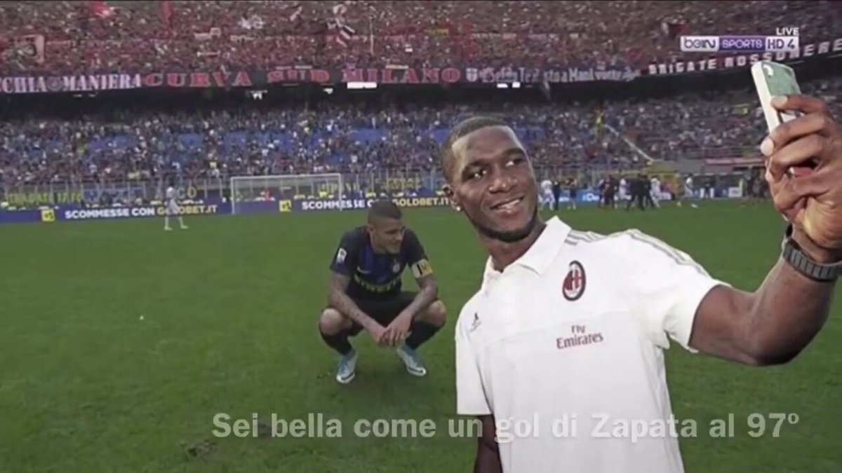 UlgadBogor's tweet photo. #ZaMpata #Zapatone #Selfie #PictureOfTheDay #Happy #Pochie #Minuti97 #DerbyMilano #MilanoeSoloZapatone🙌🌑🔴
Ciao @MauroIcardi 😂 https://t.co/8M8P8kzrS9