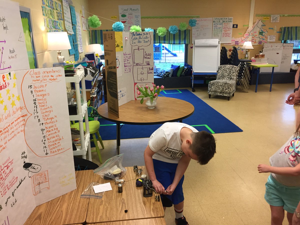 MissMazz_FSES's tweet photo. We had a blast at STEAM night showing our families all of the hard work we've done with our 🐁Catch the Critter engineering projects. 🌎⚡️💻📏🎨🔢 https://t.co/Iqzr3c0T4D
