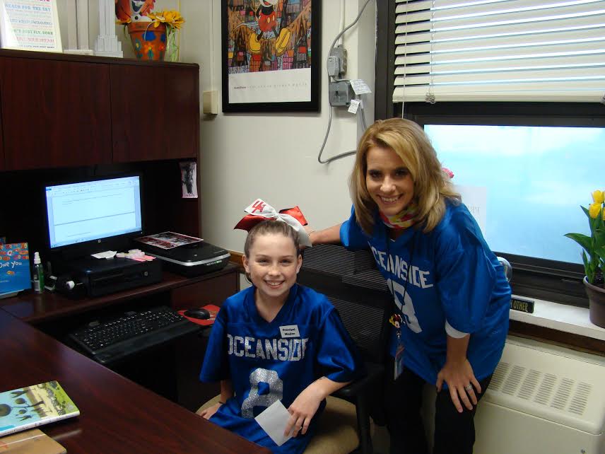 FultonAve8's tweet photo. Principal for an Hour! Great Day at School #8! https://t.co/AXAULO23Ea