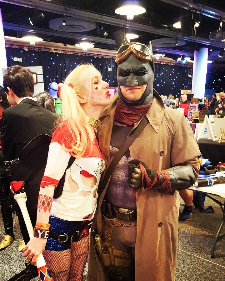 AntoniaToni666's tweet photo. @BatmanArkham i think your trying not to smile 😂 add me on instagram @Quinncrazy17 https://t.co/AnGPXtckFz