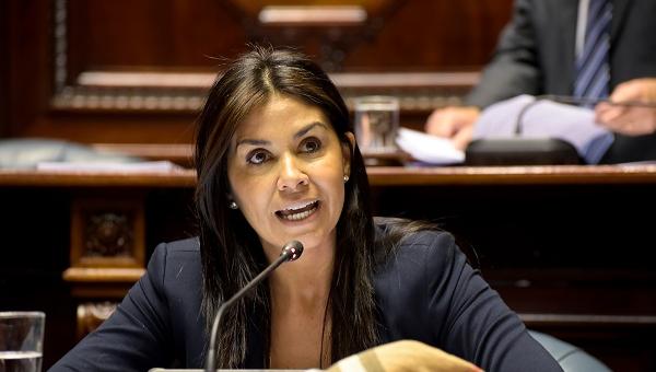 NTN24ve's tweet photo. Senadora uruguaya: Maduro y sus ministros temen ceder y acabar presos #21Abr https://t.co/92NJN6S4ua https://t.co/CEbvGvOgnZ