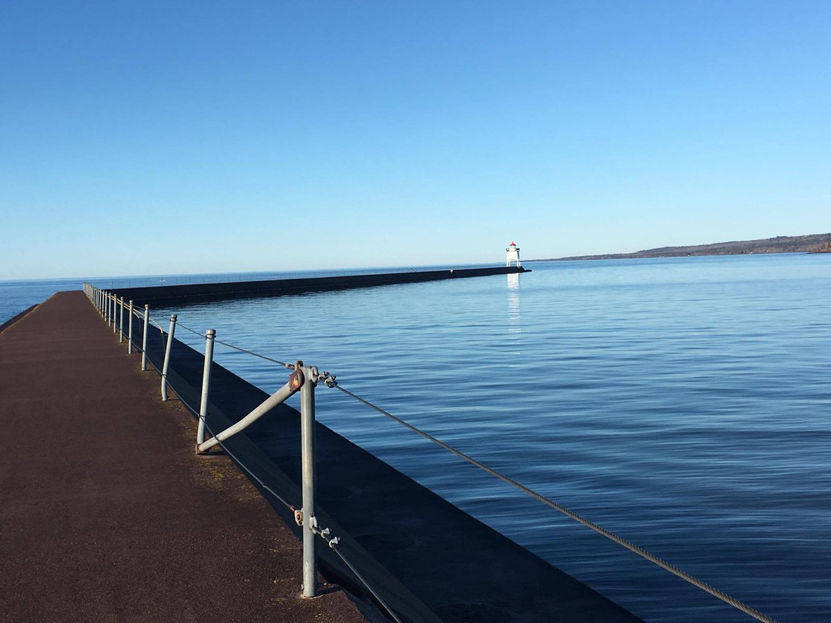 LovinLakeCounty's tweet photo. It's a beautifully calm day in Two Harbors!
#OnlyinMN #twoharborsbreakwall #agatebay #northshore #edwinhgott #lakesuperior https://t.co/pFXvoYc5Y3