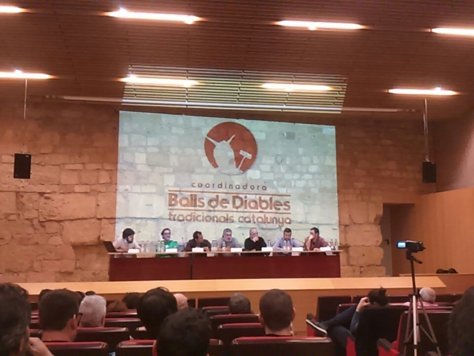 Assistint a la taula rodona de la #CBDTC avui fem història!  #correfocs #diables #diablesicorrefocs #diablesmanresa