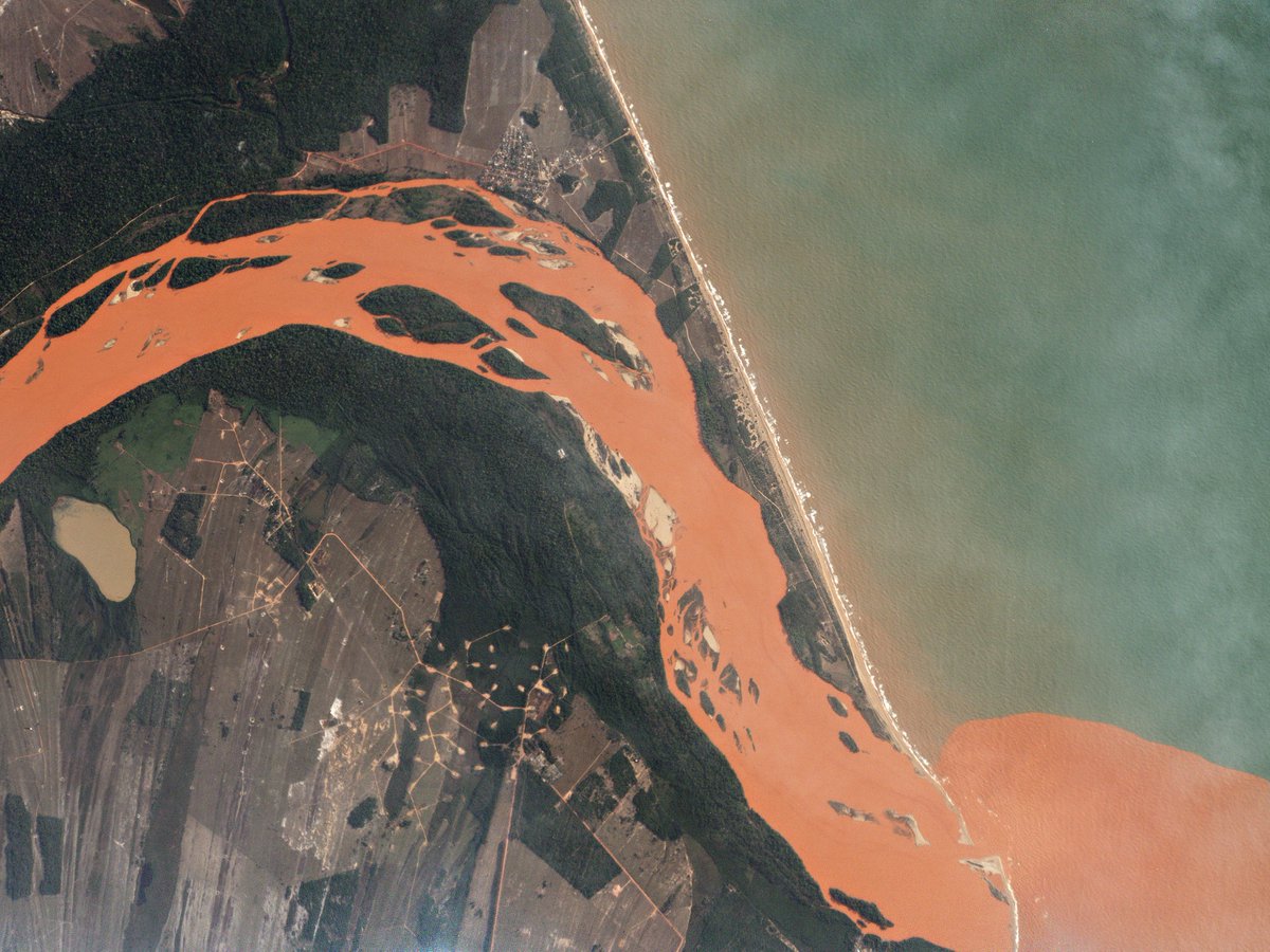 planet's tweet photo. More data for more students and researchers! Now anyone with a uni email can get access to our satellite imagery: https://t.co/ErQyFA8OzP https://t.co/ItbttrQ7fN