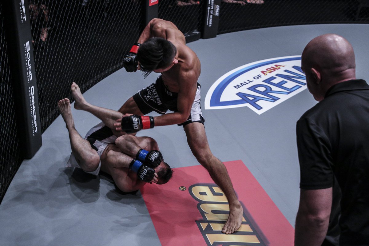 ONEChampionship's tweet photo. Christian Lee racks up yet another first-round finish https://t.co/KlvKelstKn #ONEFightNight #Manila #MMA https://t.co/IQtpcD1Fxx