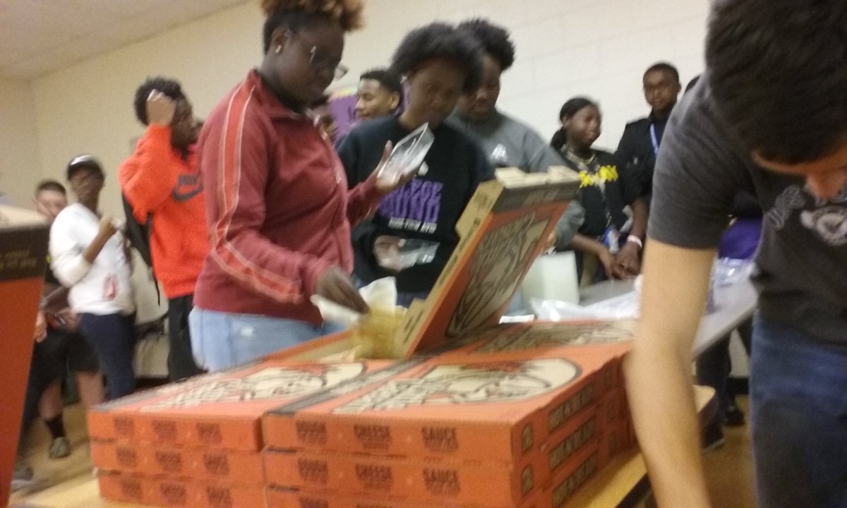 JROTC_RVHS's tweet photo. JROTC providing pizza to all the people who helped out with freshman focus. https://t.co/AtDbFKrSpu