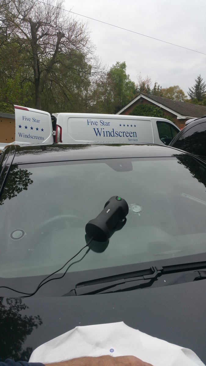 5StarWindscreen's tweet photo. And yet another repair ...#StoneChipRepair #esprit #windscreens #Ealing #Mercedes #londonislovinit https://t.co/YyF5TgnjZF