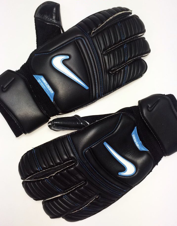 nike tiempo goalkeeper gloves