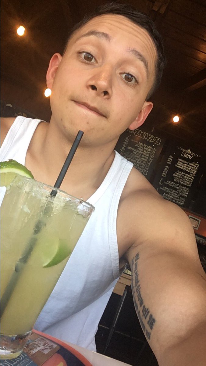 VictorSamuel11H's tweet photo. Cheers https://t.co/wE91e8rR7Q