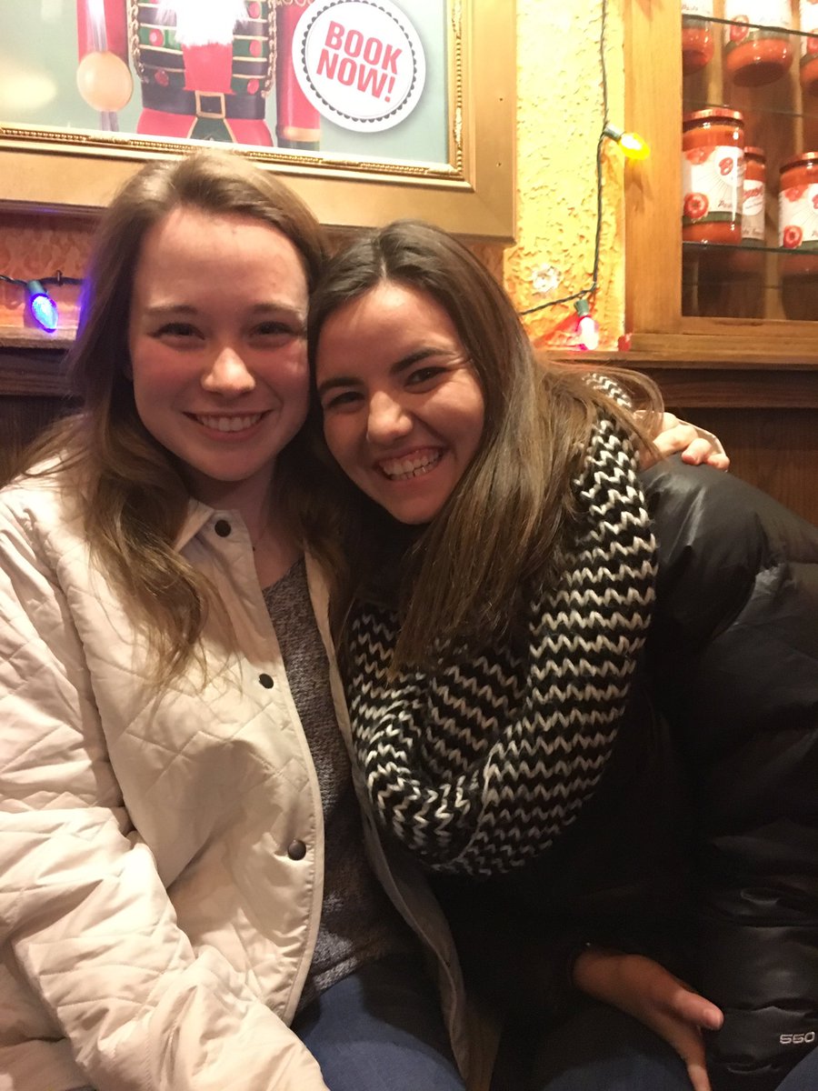 emsweat5's tweet photo. Everyone it's my buddy's bday today!!! Molls/Mom I love you and your constant thoughtfulness and careful heart, you make my life crazy, ily😘 https://t.co/AANm86AGH7