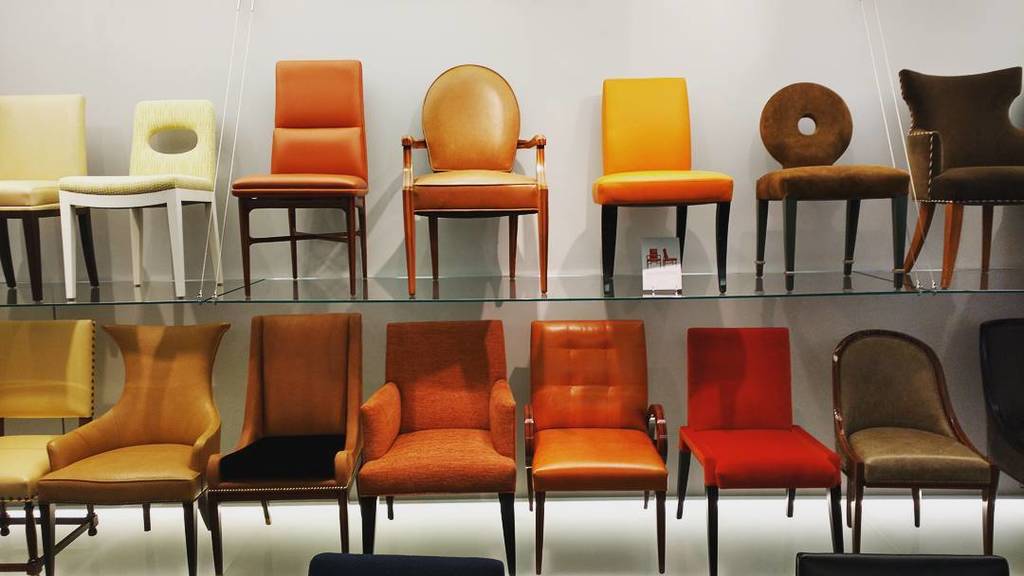 SuzanneSokolov's tweet image. Just wow chair designs in the springyest colors @artisticframes #designerchairs #designerresource #fabdesigns #tot… ift.tt/2ochJJI