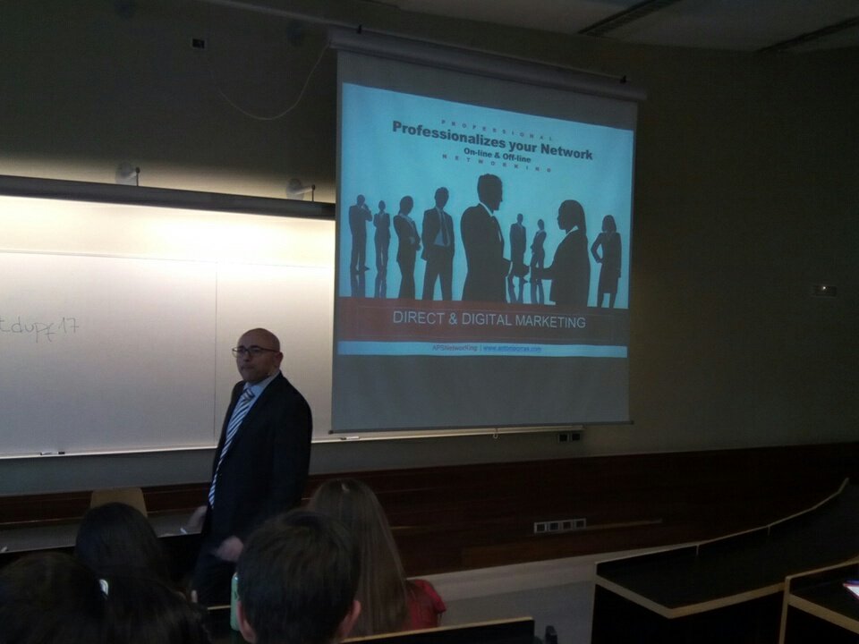 polcallau's tweet image. #mKtdupf17