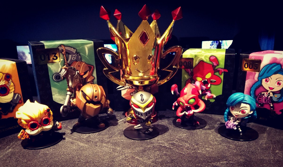 Bientôt 1an ! RDV Dimanche 29 Avril ! CHAMPAGNE ! :D
goo.gl/UOdNoP