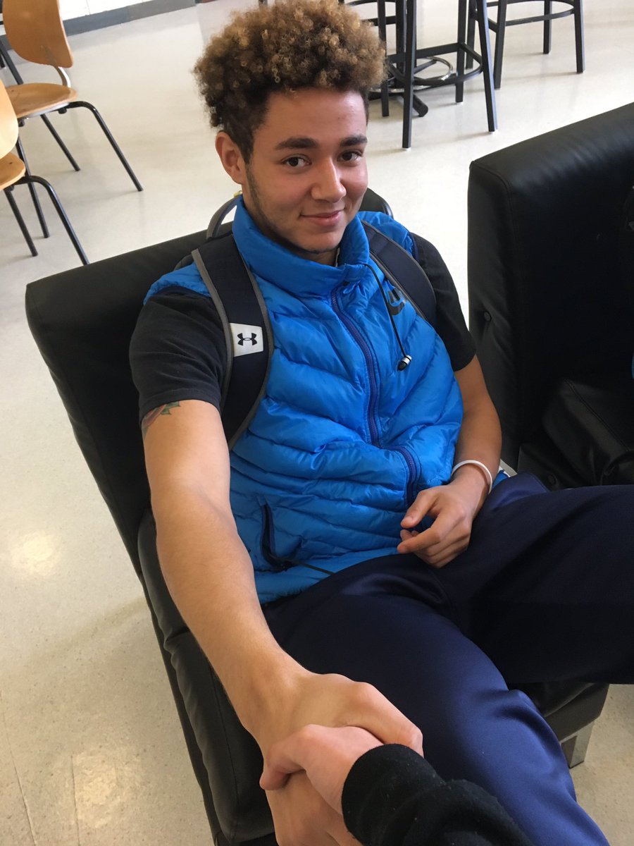 daniumbaugh18's tweet photo. 1,000 retweets for Marcus to get a spray tan for prom https://t.co/uoD7gchnQ2