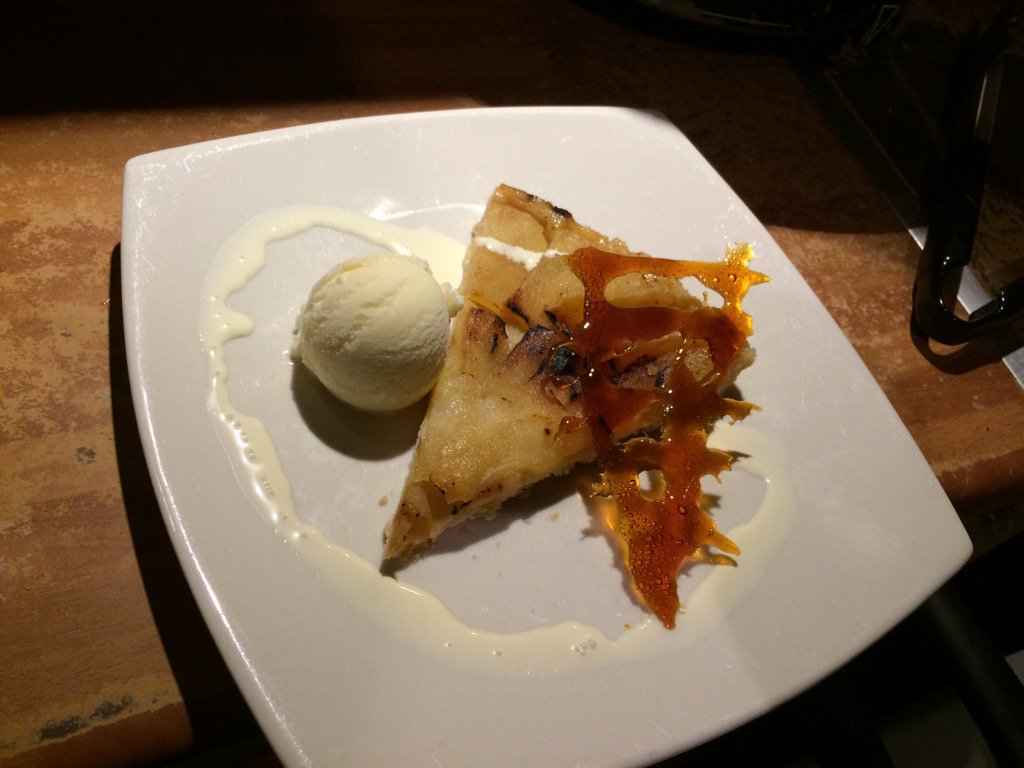 Tarte tatin turned out nice enough. All gone too! Not just crepes <a href="/Mojos_creperie/">Mojos creperie</a> #Anglesey