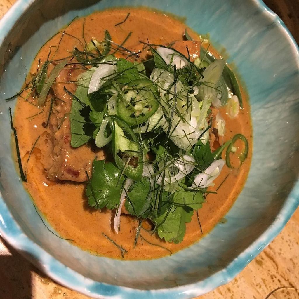 Hacía tiempo q no tomaba un platazo así!! Curry massaman de Ventresca del amigacho @tono_bouet @bouetrestaurant so… ift.tt/2pO3Ktw