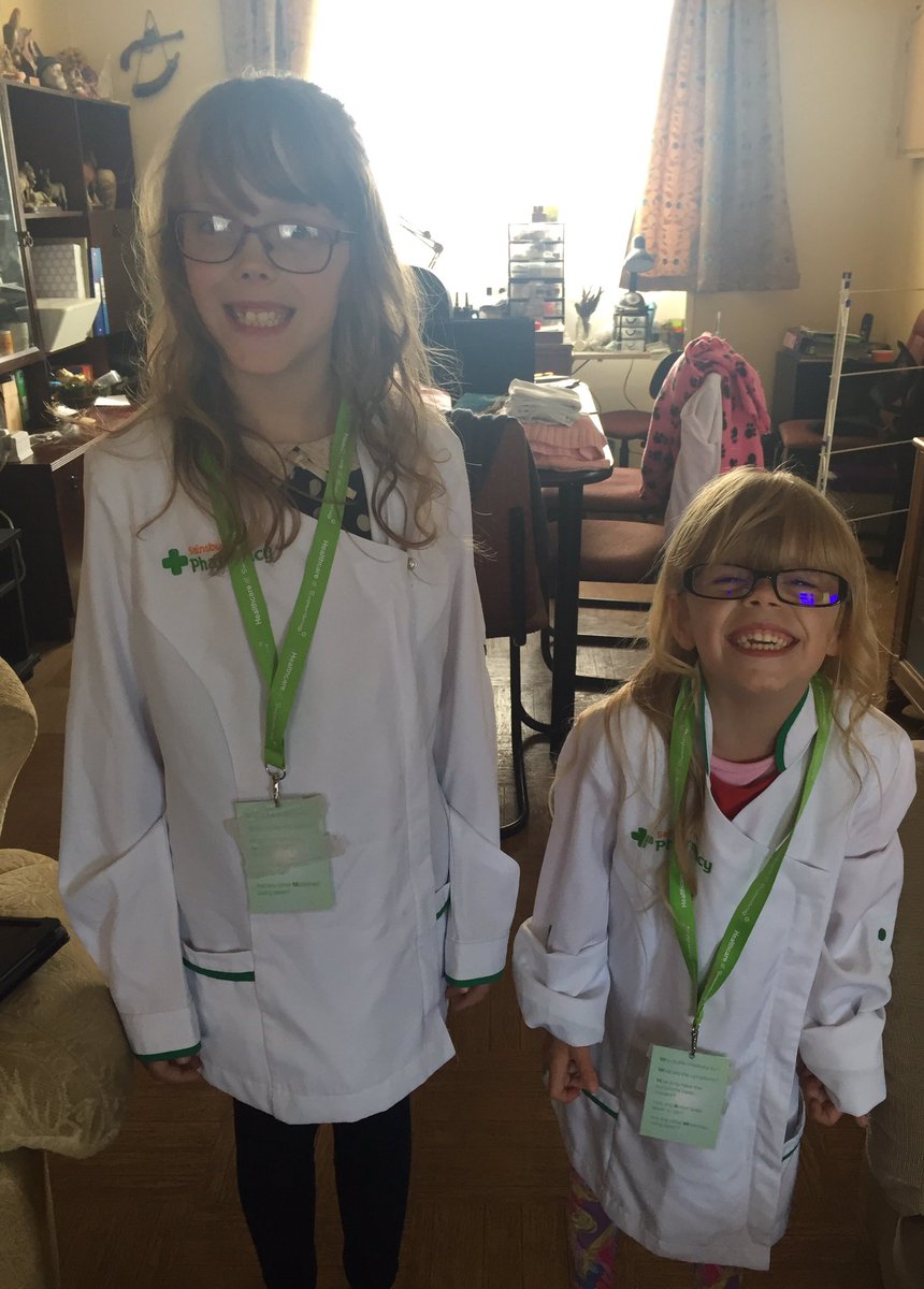 HannahBoslem's tweet photo. Mini pharmacists ❤ https://t.co/vjQj3nzZnj