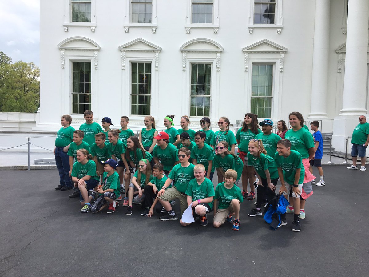 sharpe_ele's tweet photo. Well, we didn't see the president, but we loved the experience! #greendevilstakedc https://t.co/XE6IaDsYCB