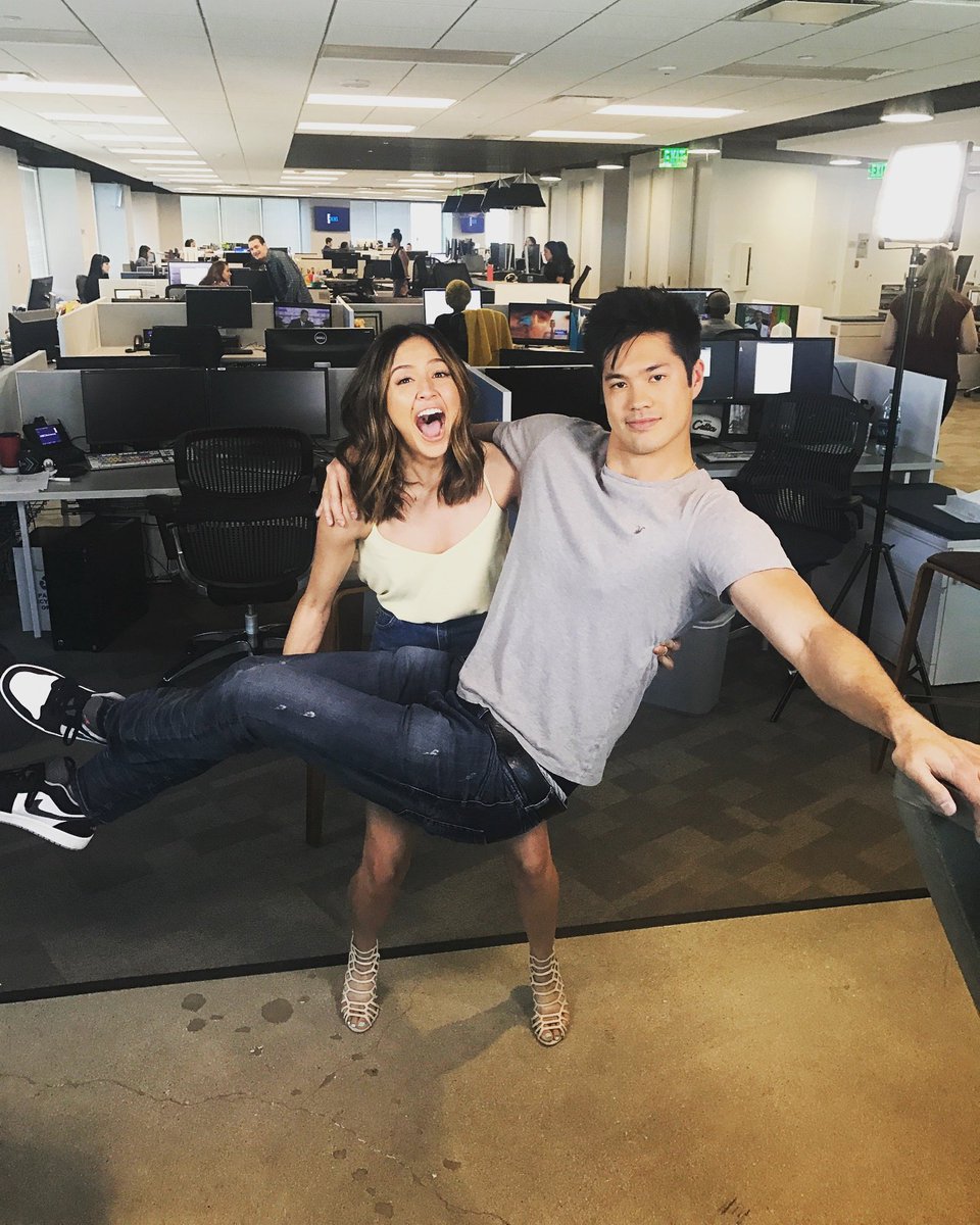 RossButler's tweet photo. Chatted up a storm with @erinlimofficial for @enews today! She did all the heavy lifting. https://t.co/X3VH2BPp2b