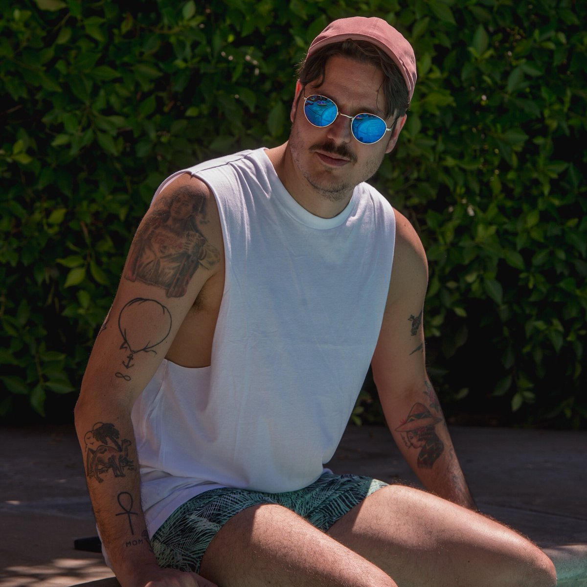 thebesthangpod's tweet photo. Feelin' the desert vibes & festival fashion thanks to @TopmanCA. Day 1 let's do this! #mikeonmuch #topmanca #topmanstyle ✌🏼😎🌵 https://t.co/X6lLJxEIwY