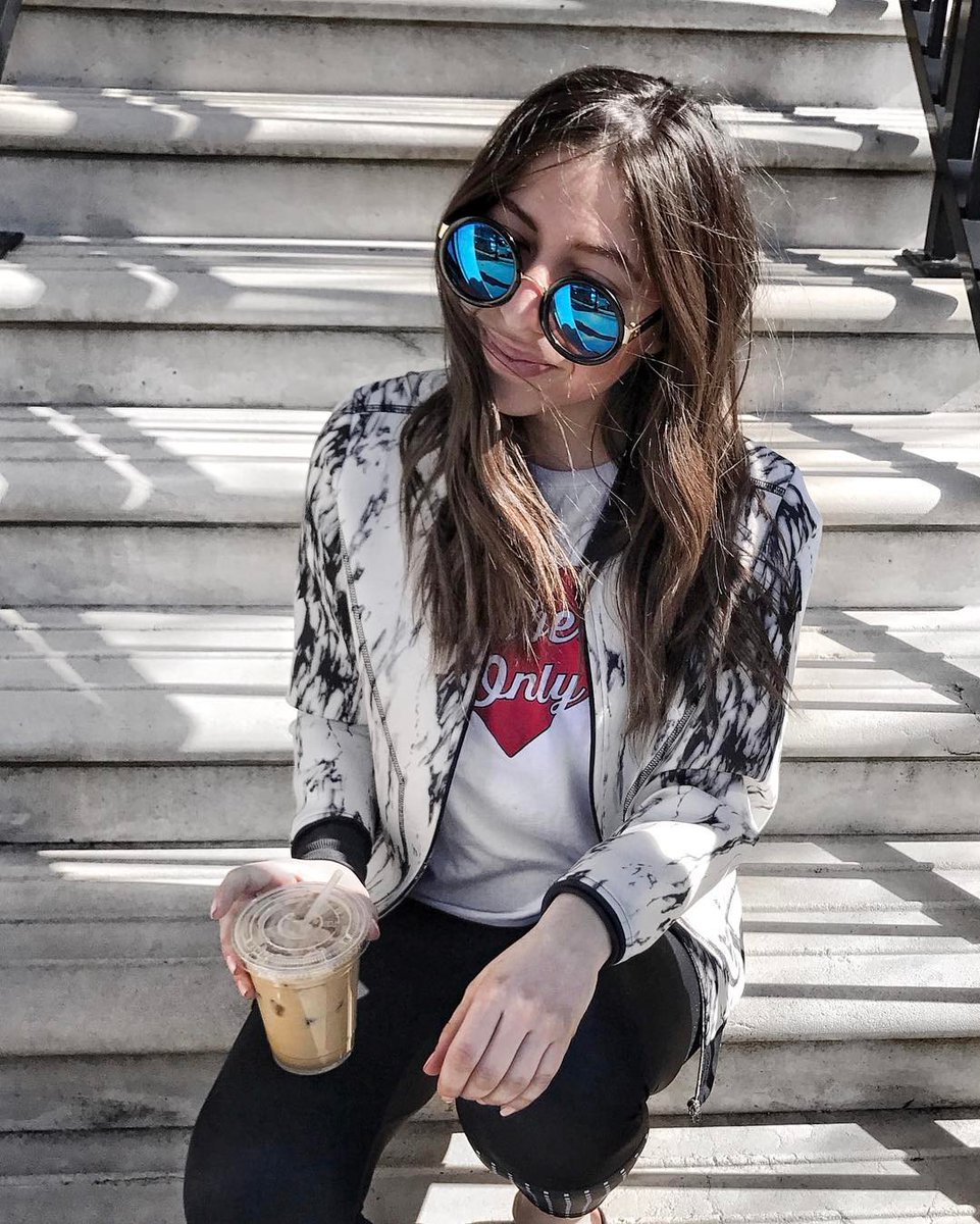 WellaColorCharm's tweet photo. It's Friday 😎✌️and we're in love with this look by @chevydonato using #WellaColorTango 7NN in Roasted Pecan. https://t.co/Z8cOBrUbpf