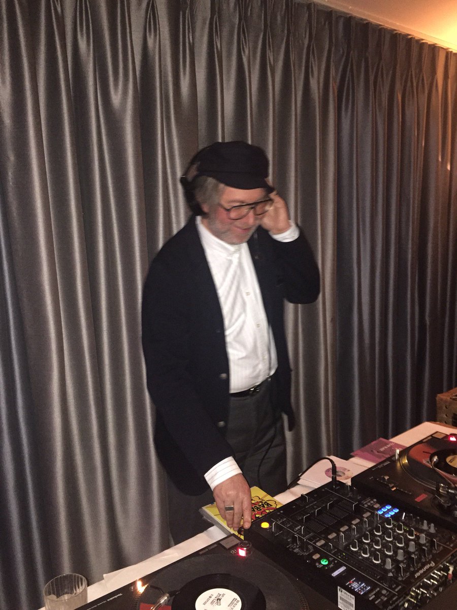 barryslounge's tweet photo. #Spinning #RSD17 #OpenVinylNight (@ The Hospital Club in Covent Garden, Greater London) https://t.co/hl9cLRdsBQ https://t.co/5B2q2Zpp3A