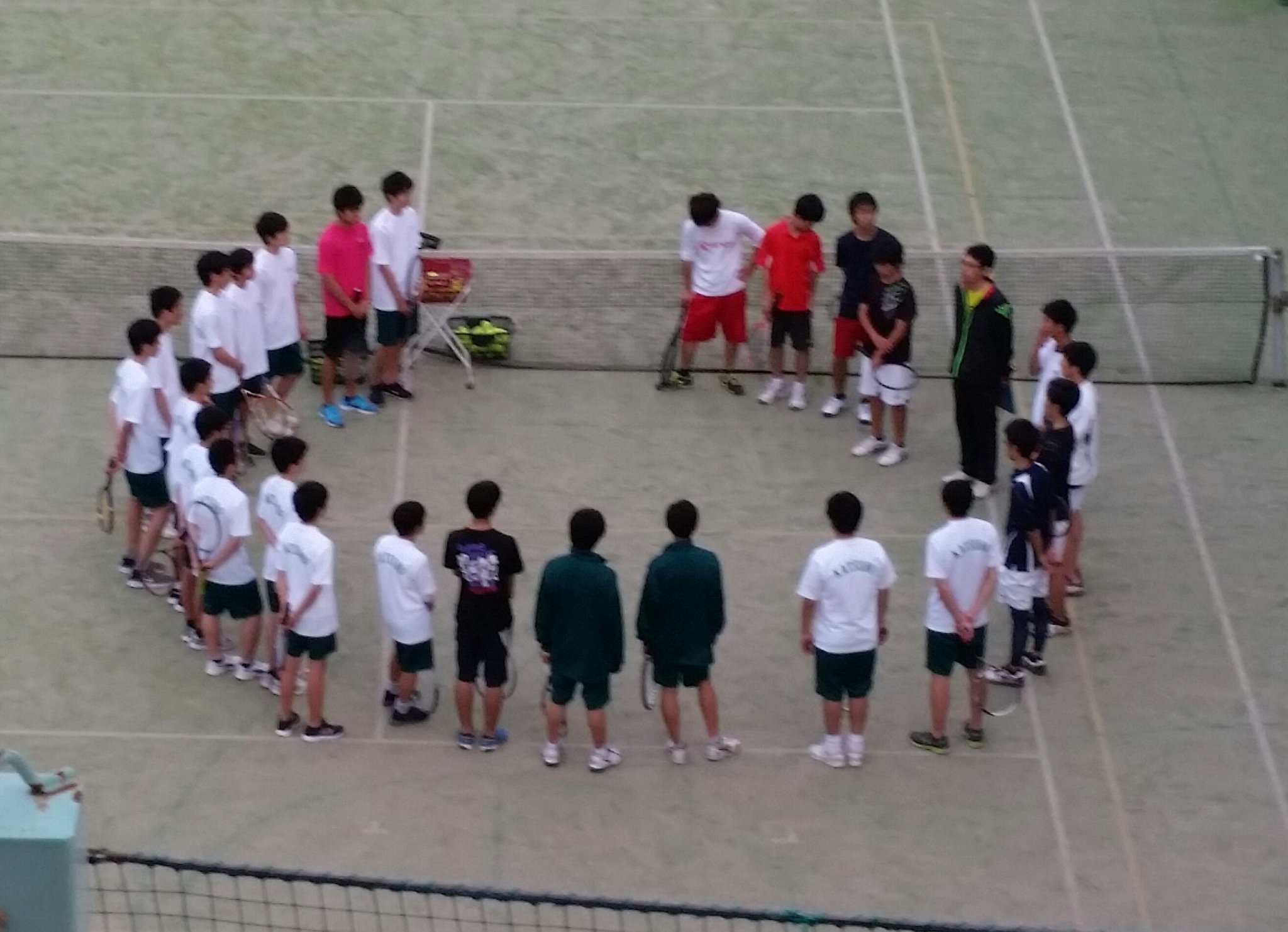 都立葛飾野高等学校 ４月２１日 金 一斉部会がありました １年生が全員入部し 本格的に部活動が始まりました 硬式テニス部の新入部員は未経験者が多いそうですが その分上達が楽しみです 2