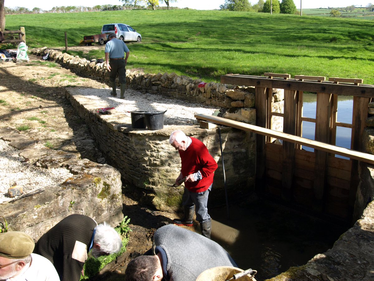 Churchillherit's tweet photo. #cotswold voluntary #wardens working on #sarsden #washpool - see exhibition at #Heritagecentre 2-4.30pm Sats/Suns @OxonMuseums https://t.co/6hlKzxebrD