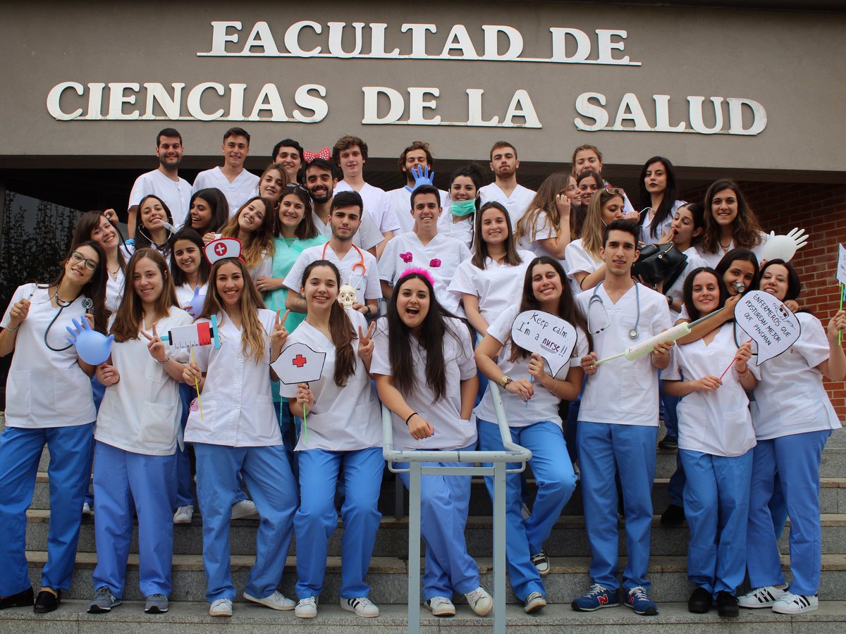 enfermeriaule's tweet photo. NUEVAS redes sociales OFICIALES. TODOS los JUEVES en el TRAGA a las 23:30. ¡¡¡¡Nueva Comisión, Nueva Era!!!! 💉🚑💊🎉🎉🍻💃🏽🕺🏼 https://t.co/Xi6xXPPk4q