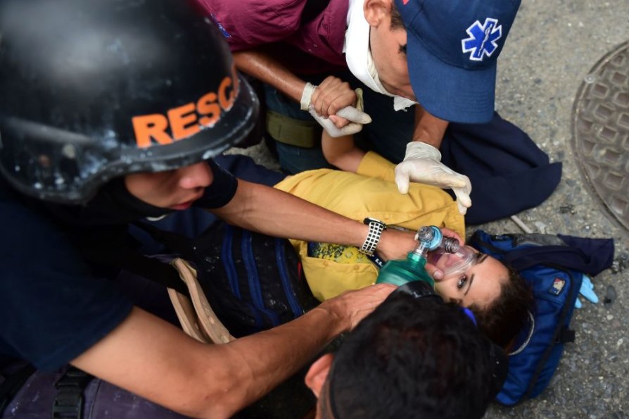 GladysRoblea's tweet photo. Venezuela: 11 muertos más en actos violentos, unos electrocutados y otros baleados 
 https://t.co/ItgthPVViG by #CNNEE via @c0nvey https://t.co/0024peq012