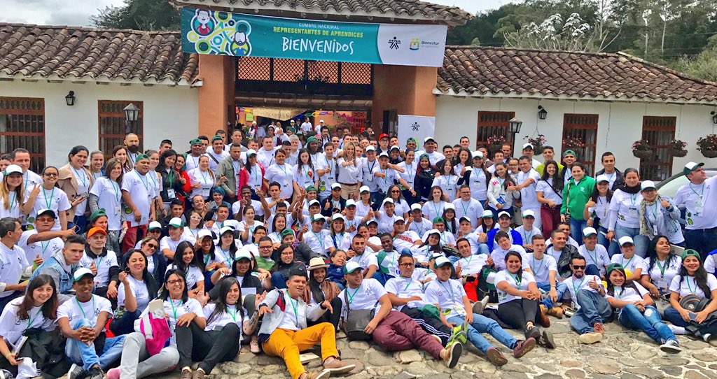 JuanchoSanchezN's tweet photo. #CumbreAprendicesSENA Hoy le entregamos al país 205 Representantes comprometidos y empoderados con la construcción de un mejor país!. https://t.co/jXS7emr2RU