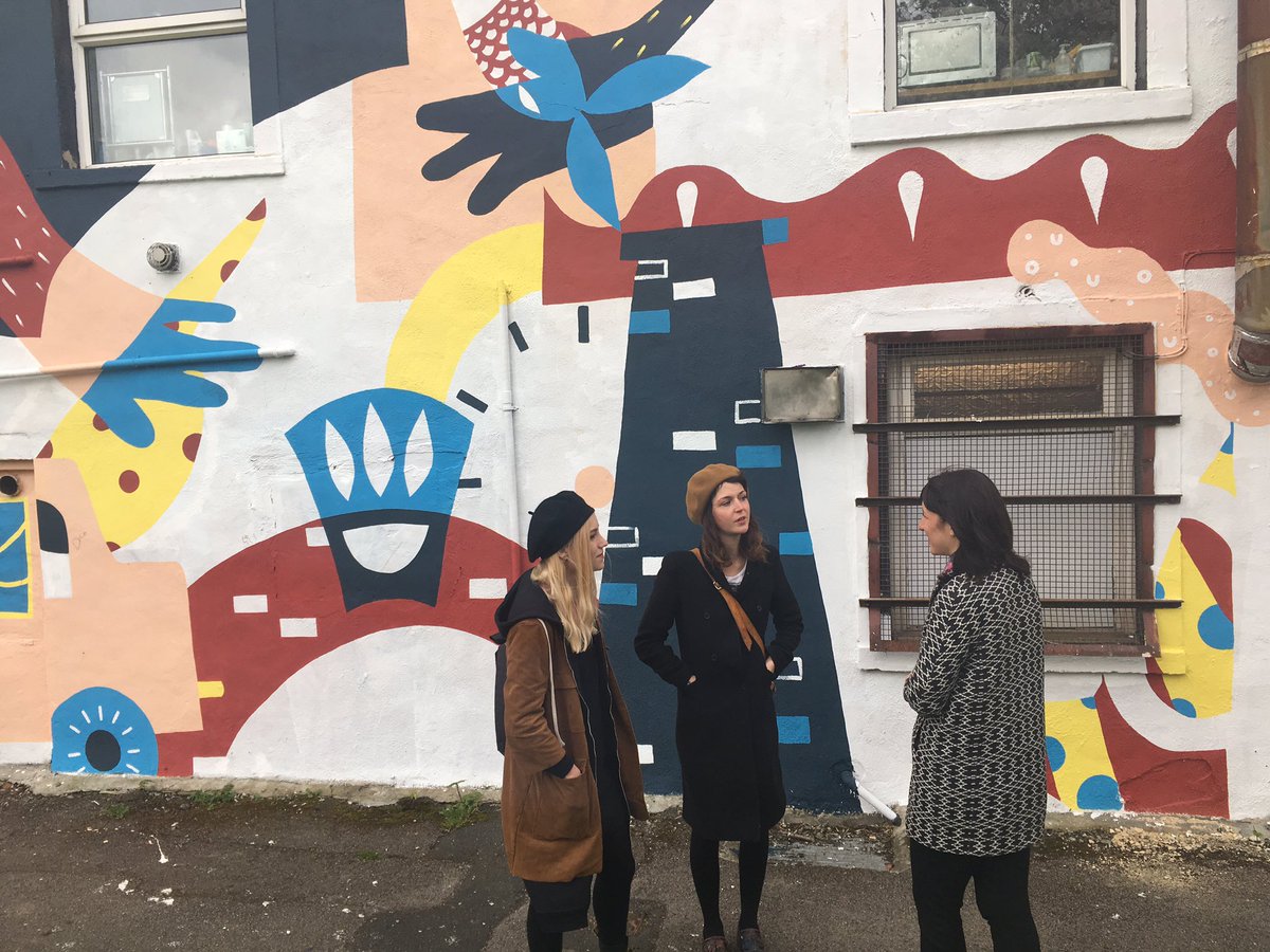 Making #Armley better and brighter - viewing the stunning new mural by @modesofexpression ... great to meet Emma &amp; Bobbi @AlltogetherArm