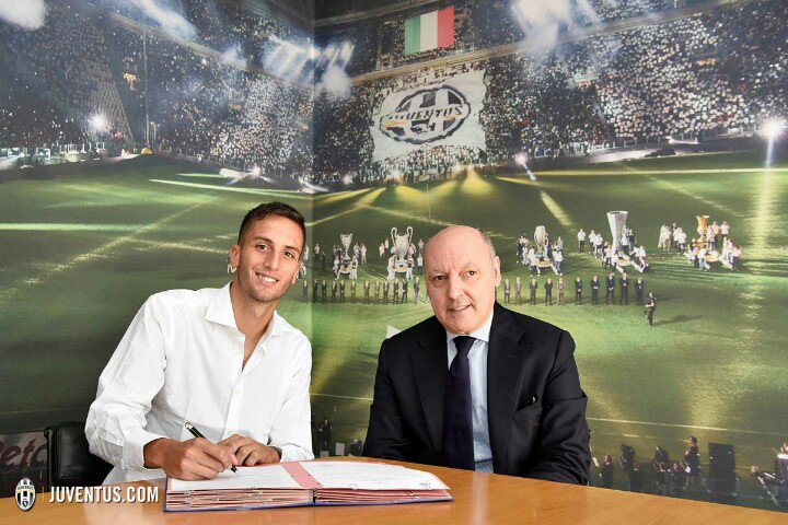 Bolanet's tweet photo. #SekilasBolanet RESMI! Juventus dapatkan Rodrigo Bentancur dari Boca Juniors dan di kontrak hingga Juni 2022 https://t.co/QM6MFKKi8f