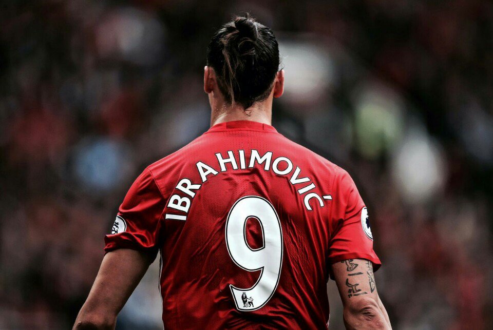 ManUtdUpdates_'s tweet photo. Get well soon @Ibra_official 💗💗 #MUFC https://t.co/FYhlcInPKz