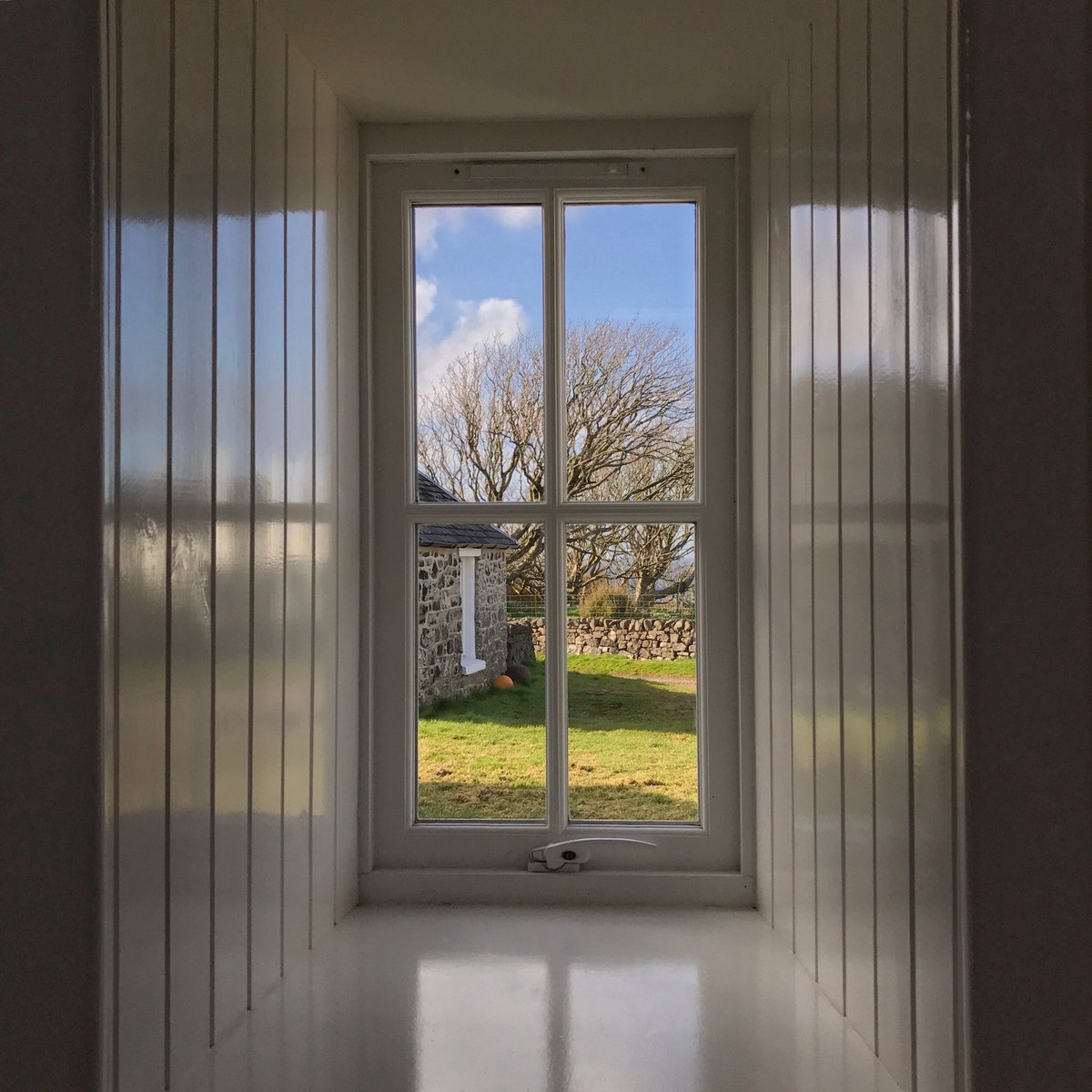 We've got some 4* space left in Studio (sleeps 4) in September #sunroom #isleofmull <a href="/GreenTourismUK/">Green Tourism</a> treshnish.co.uk