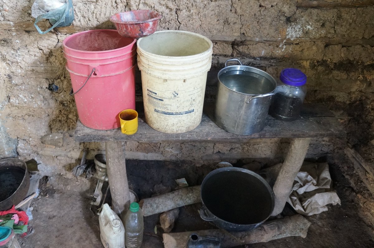 IRCenEspanol's tweet photo. Abastecimiento de #agua en el área rural dispersa. Municipio de Juticalpa, #Honduras https://t.co/rf93VfcXEM