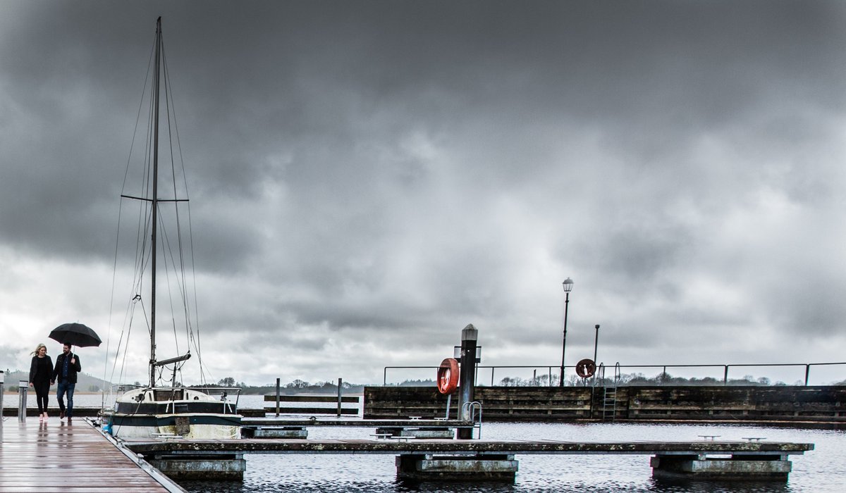 Engagement photoshoot on a cloudy day.
#engagementshoot #preweddingshoot #weddinginireland #irishwedding #weddingphotography
