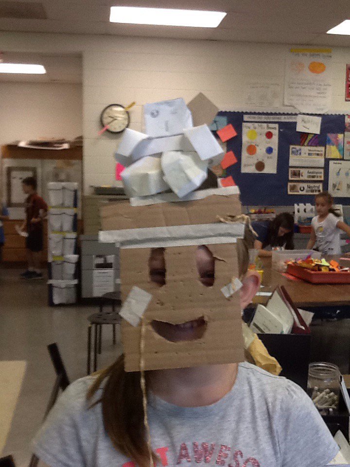 FPGBArt's tweet photo. This week in the art room: paper sculpture, mobiles, and masks! @FPGBilingue @CHCCSArts https://t.co/EloANrnDxP
