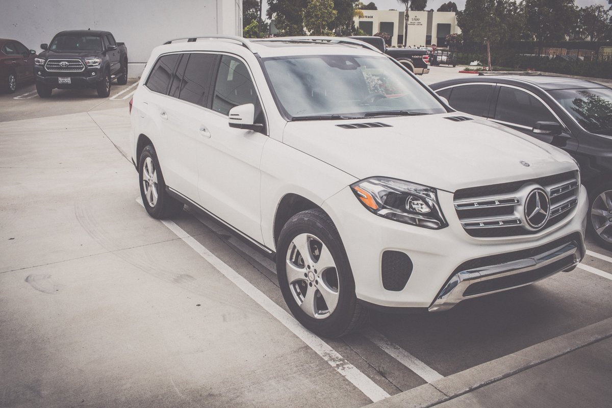 PureForge's tweet photo. This beautiful @MercedesBenz GLS450 just got outfitted with some #pureforge #rotors No more brake dust on this beauty. #Mercedes https://t.co/VhfTQQPe2S