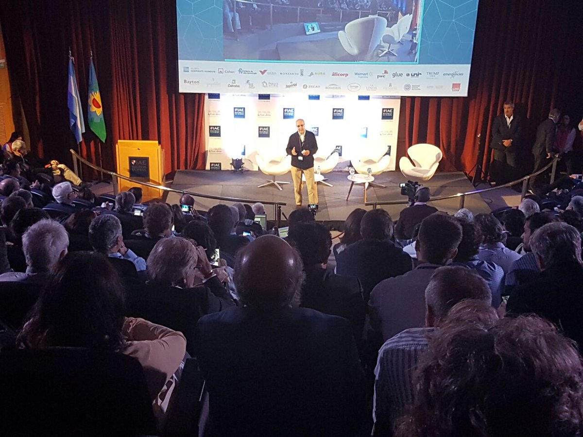 IAE_Austral's tweet photo. ¡Ya comenzó el #IAESUMMIT! https://t.co/CINIs2kBxu