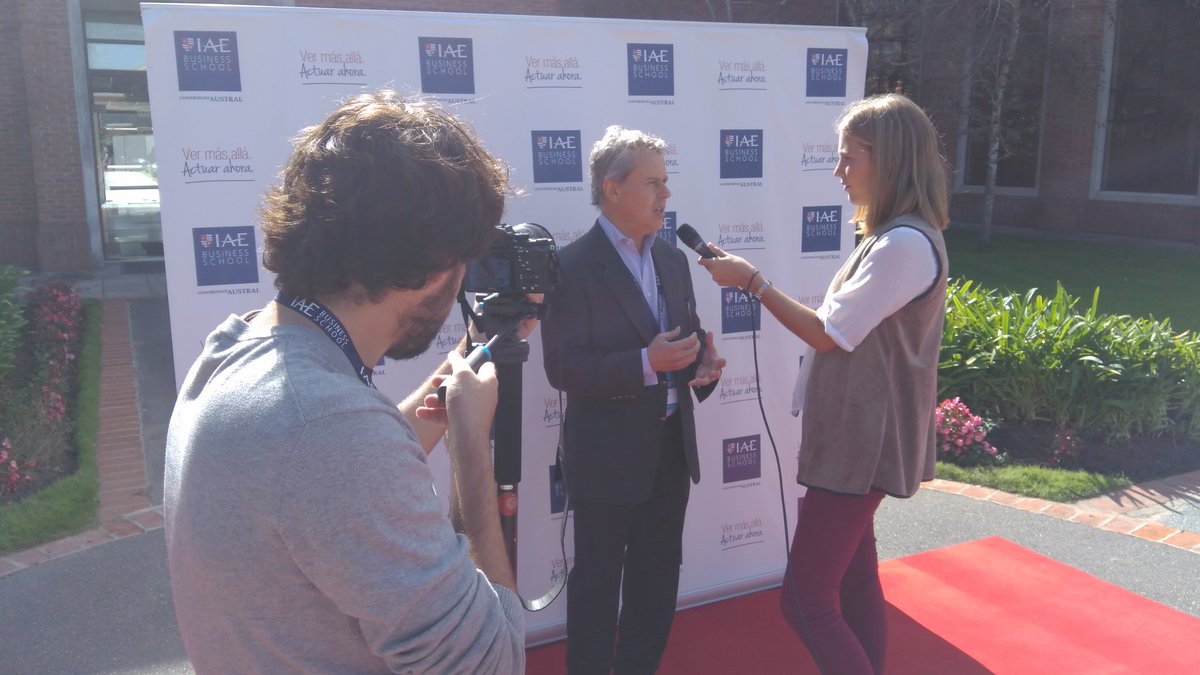 Entrevista a #RenatoFalbo Presidente de @IAEALUMNI  en #IAESUMMIT <a href="/IAE_Austral/">IAE Business School</a> #IAENEWS <a href="/magdaRLl/">MagdaRuizdelosLlanos</a> <a href="/RuetE/">Ernesto Ruete Güemes</a> <a href="/FlorPaez0406/">Flor Paez</a>