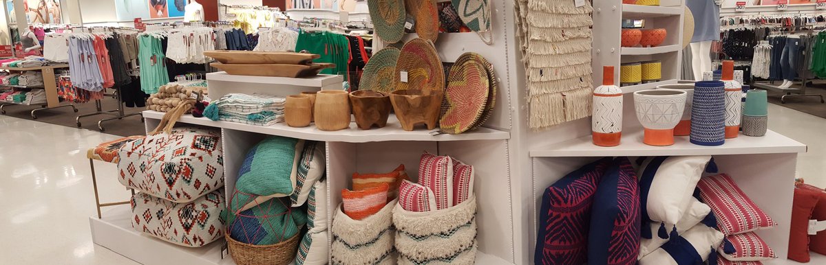 Let's Be #Modern and #Global! This is attracting many guests! #DrivingSales #weekendready <a href="/slingsbylisa/">Lisa Slingsby</a> <a href="/noha_G296/">Noha Elezaby_VMD</a> <a href="/RyanM_TGT/">Ryan Murphy</a> <a href="/RioStephii/">Stephanie Rios 🎯</a>