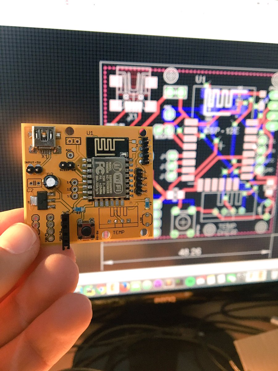 CarlosEscura's tweet photo. De algo tiene que servir jugar en clase de teoría de circuitos en @TelecoUPV , ¿no @chernandez ? #esp8266 #iot #iotdevices #homeautomation https://t.co/fsmYOULiOC