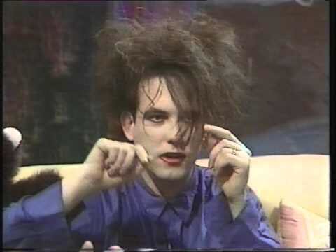 Happy birthday robert smith, a true goth legend! 