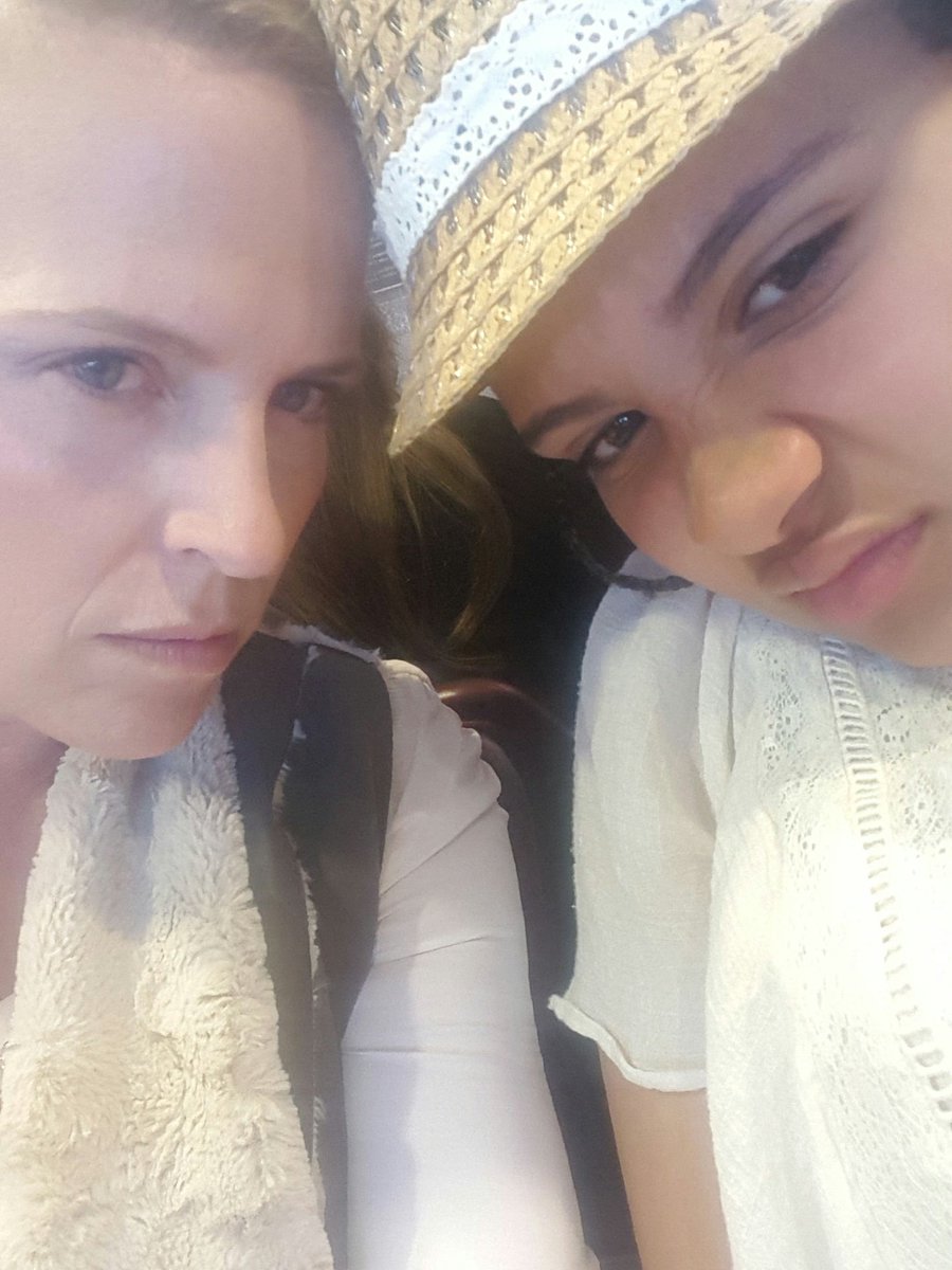 JenBthatsMe's tweet photo. @realDonaldTrump how about making the passport office great again?! #passporthell #longwaitbreedshate https://t.co/NJvnaAvNZ3