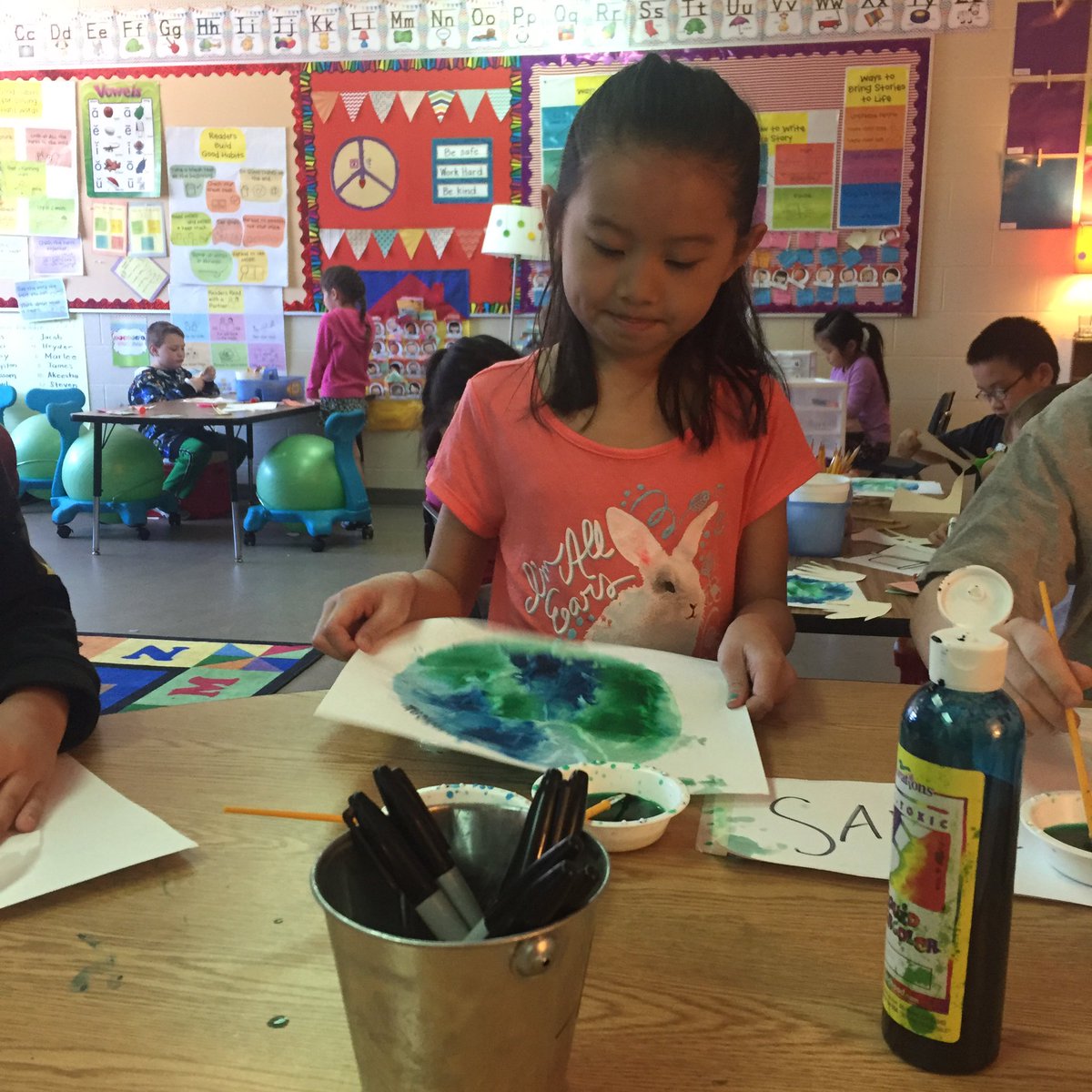 MrsWebersClass's tweet photo. #EarthDay #CleanPledge #LearningGeneration #integratethearts #painting #GlobalCitizen #1W #Science @RH_Elementary @SDMAOnline https://t.co/rrVK8mzKlm