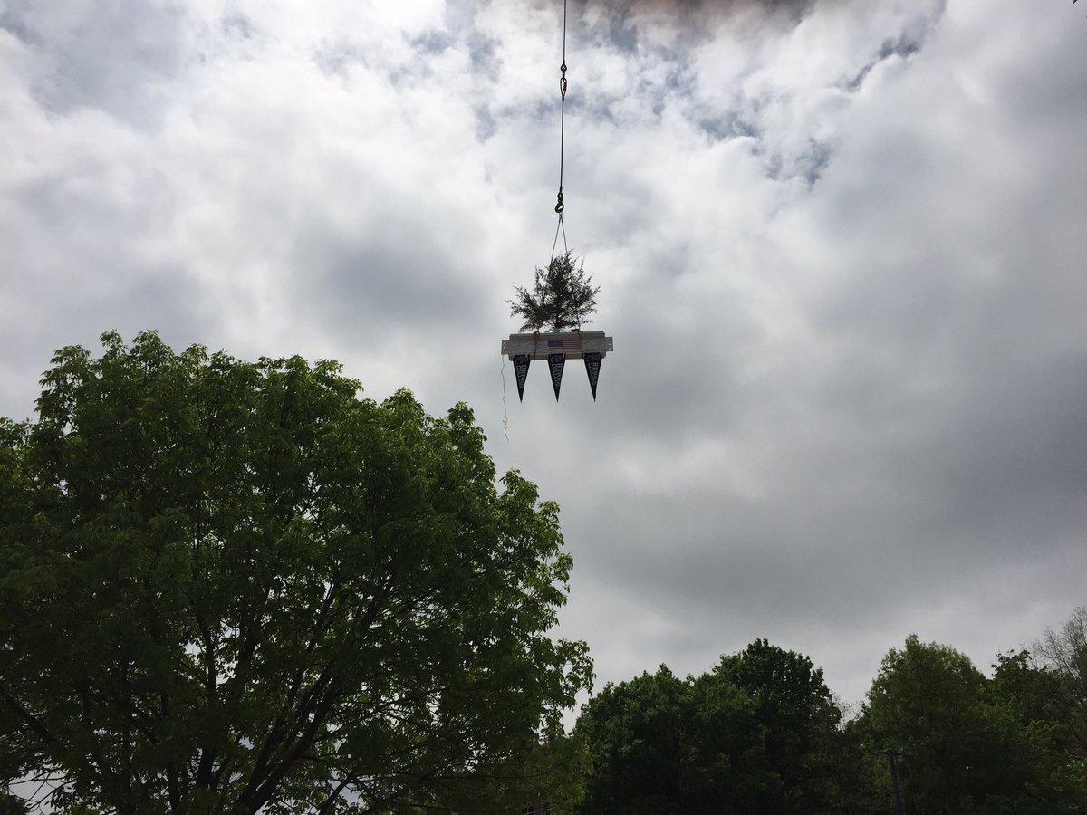 messerwearebldg's tweet photo. Celebrating topping out @bereacollege Margaret A. Cargill Natural Sciences and Health Building #BuiltByMesser https://t.co/RgRXXDiEsZ