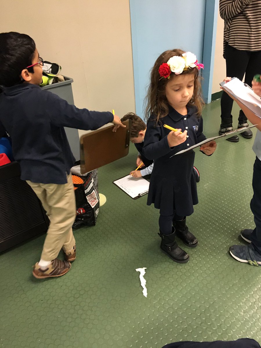 lmpsK411's tweet photo. 3D shape scavenger hunt! https://t.co/7gBIPtsjek