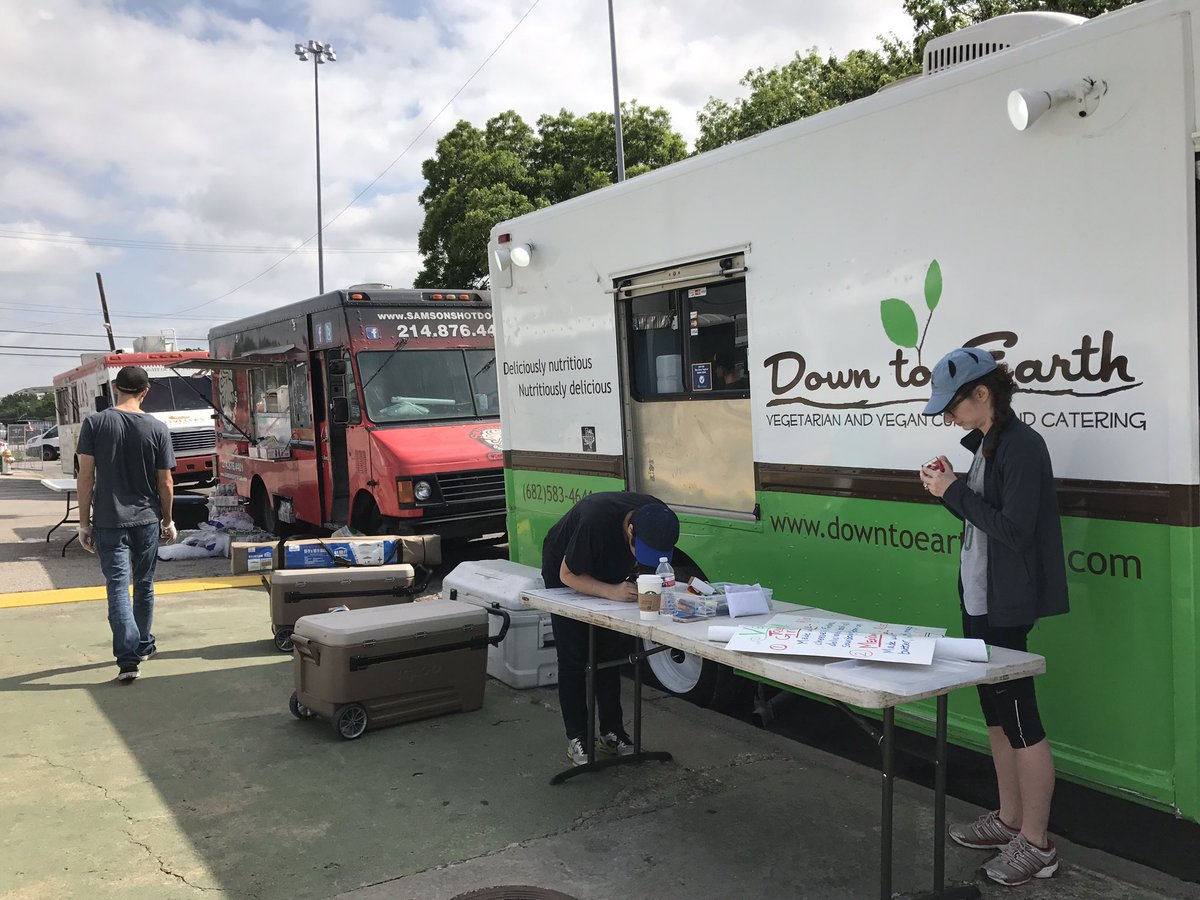 We're @EarthDayTexas, come see us! 💚🌎🌱 #vegan steak #tacos, #veggieburgers, #vegetarian grilled cheese and corn in a cup. #foodtruck